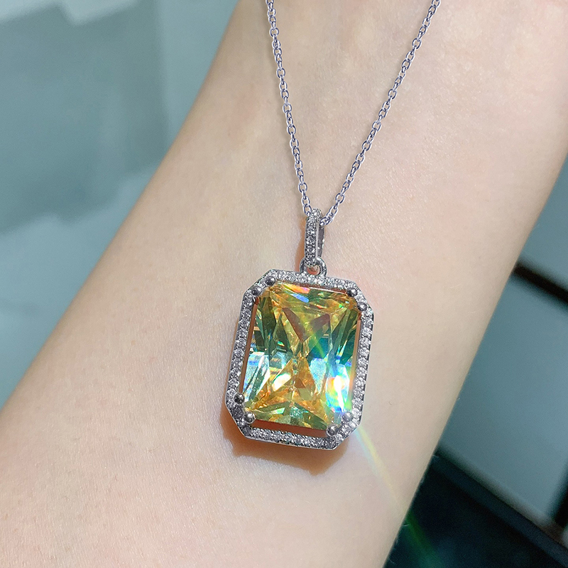 Huitan kalung liontin zirkonia - Photography Yellow ulasan dan harga